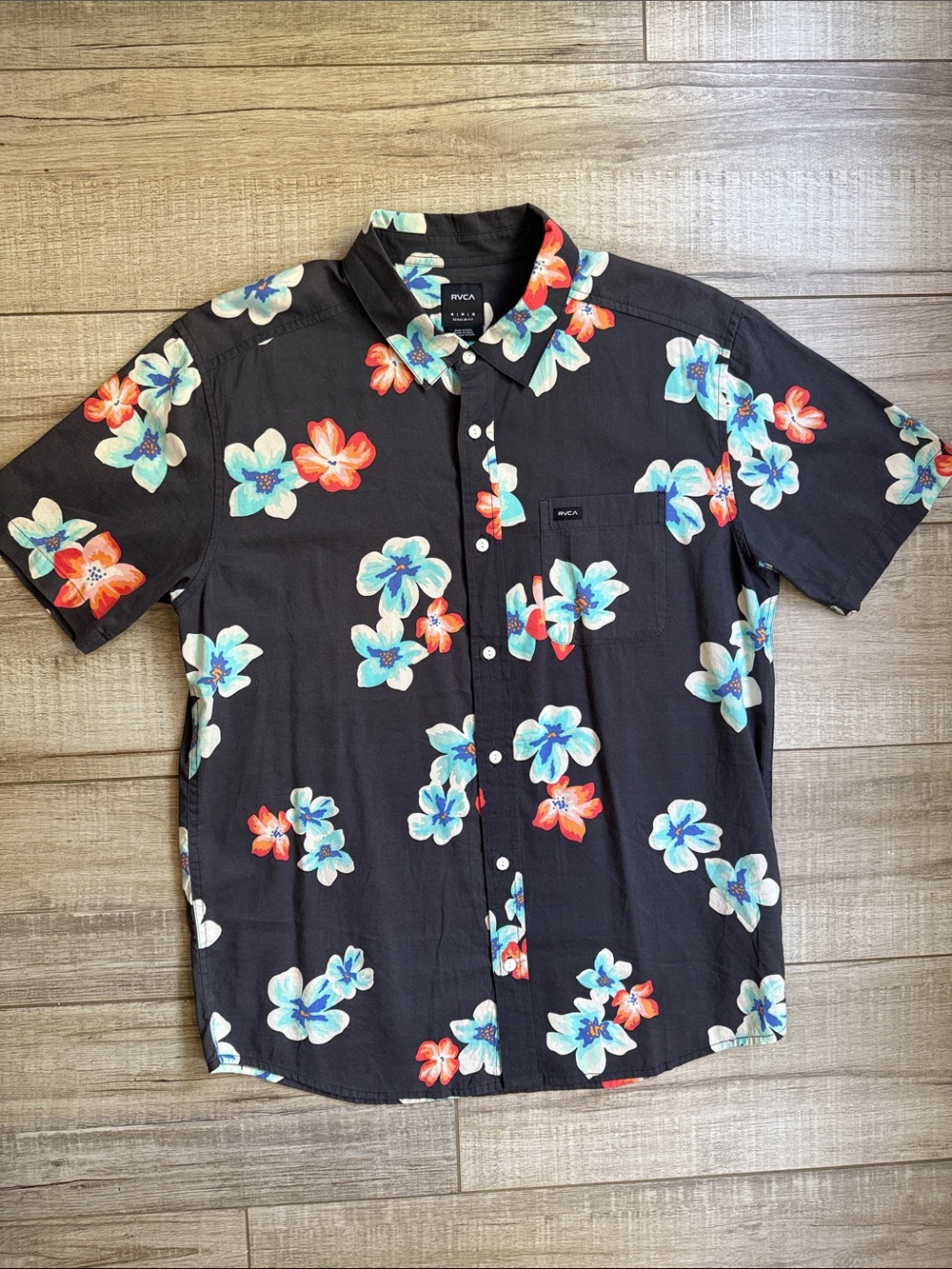 RVCA Men’s Medium Hawaiian Floral Short Sleeve Button-Up Shirt Black Tropical
